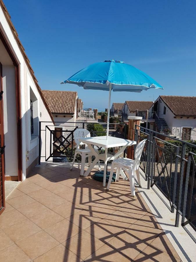 カンポフェリーチェ・ディ・ロッチェッラ Mansarda Con Vista Piscinaヴィラ エクステリア 写真