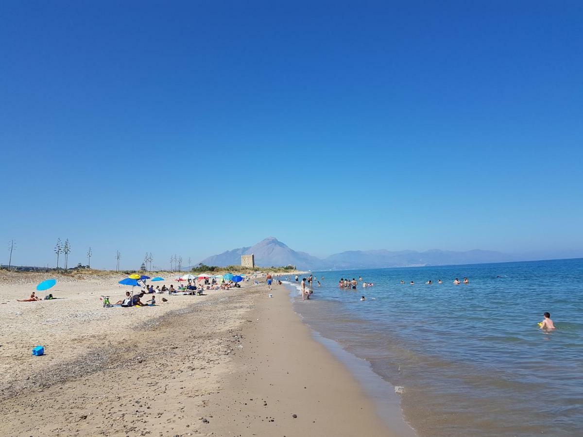 カンポフェリーチェ・ディ・ロッチェッラ Mansarda Con Vista Piscinaヴィラ エクステリア 写真